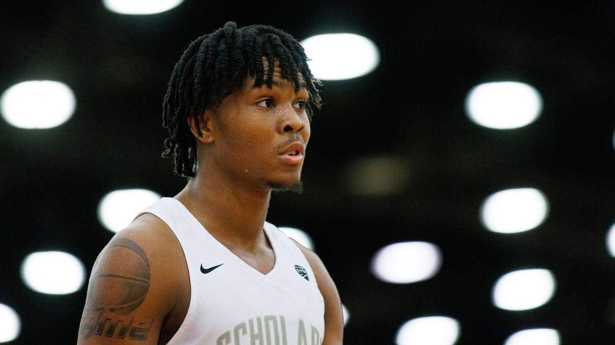 Louisville greats show up for DJ Wagner. And more from the first day of Nike EYBL action.