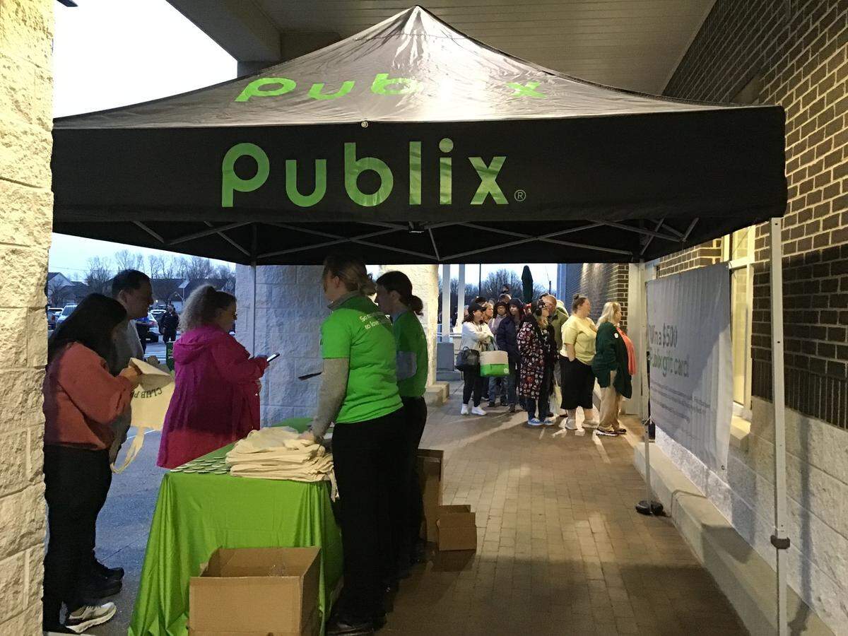 A crowd of more than 100 lined up outside the new Publix that opened Wednesday, March 5, 2025, just off Citation Boulevard at 1952 Stockton Way. They streamed in as the doors opened at 7 a.m. for the first time.