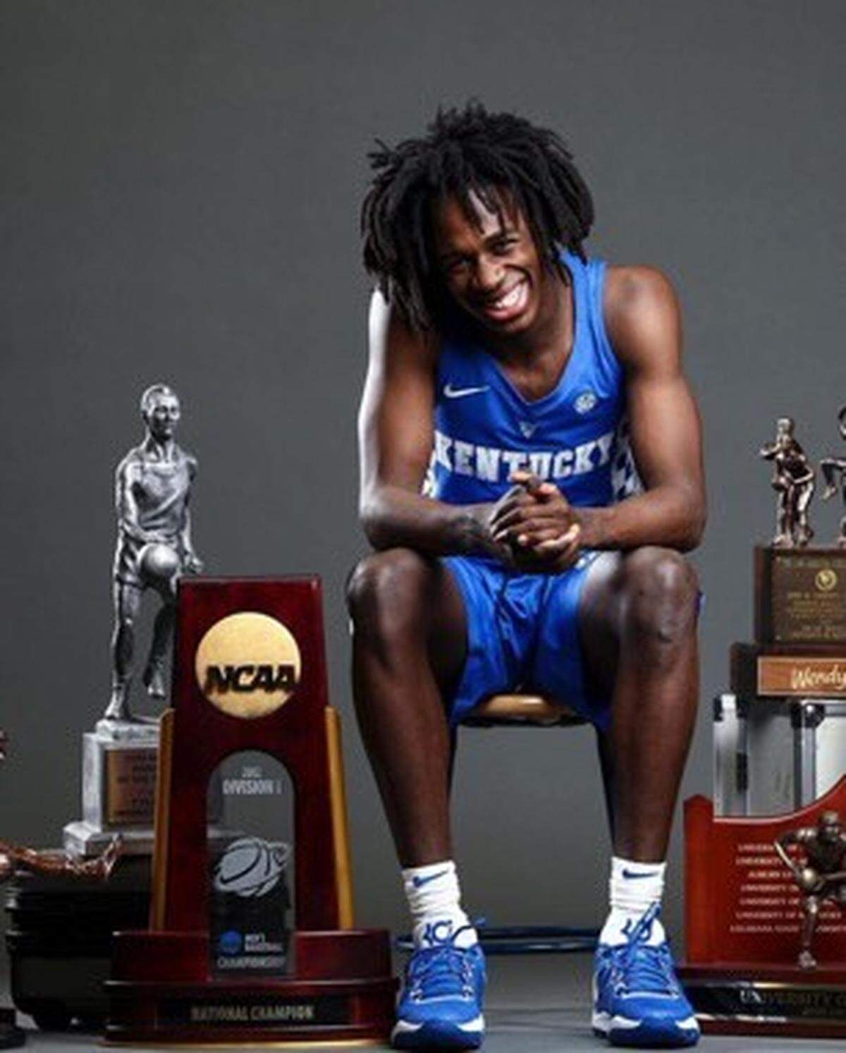 Class of 2024 Kentucky basketball recruit Ian Jackson posed for photos in a UK uniform during his visit to Big Blue Madness in October.