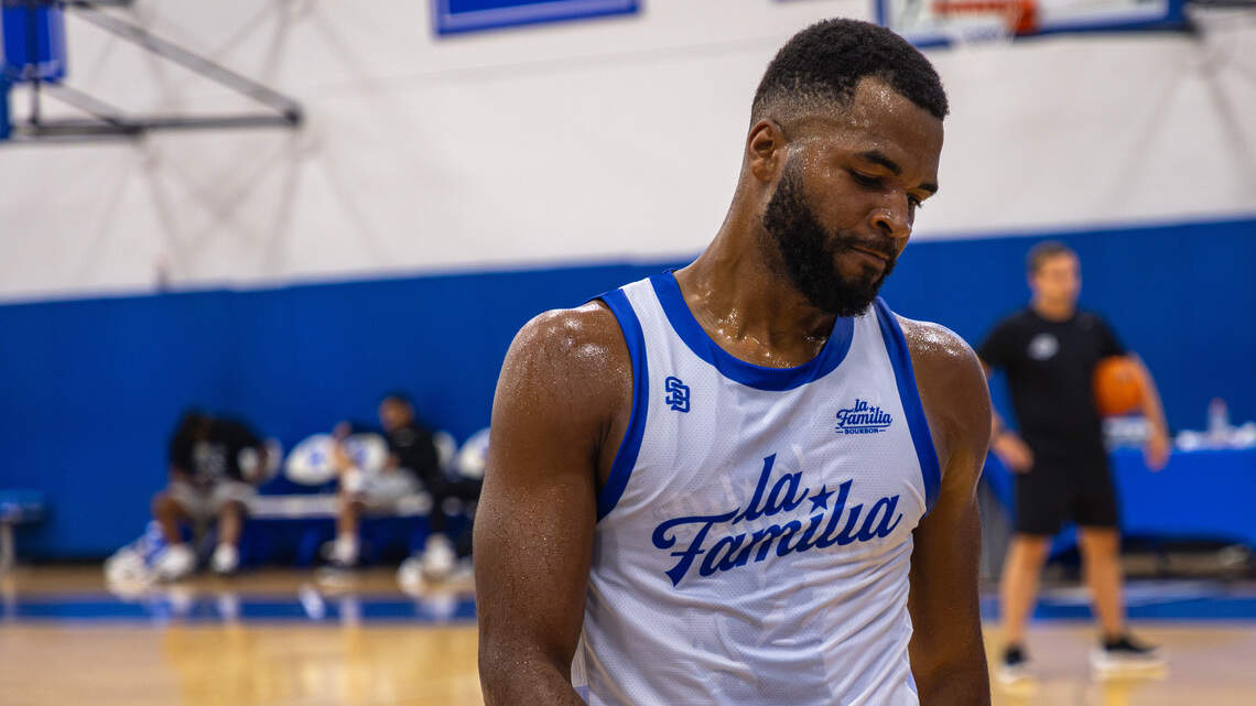 Andrew Harrison is back with Kentucky basketball. This time, without his brother