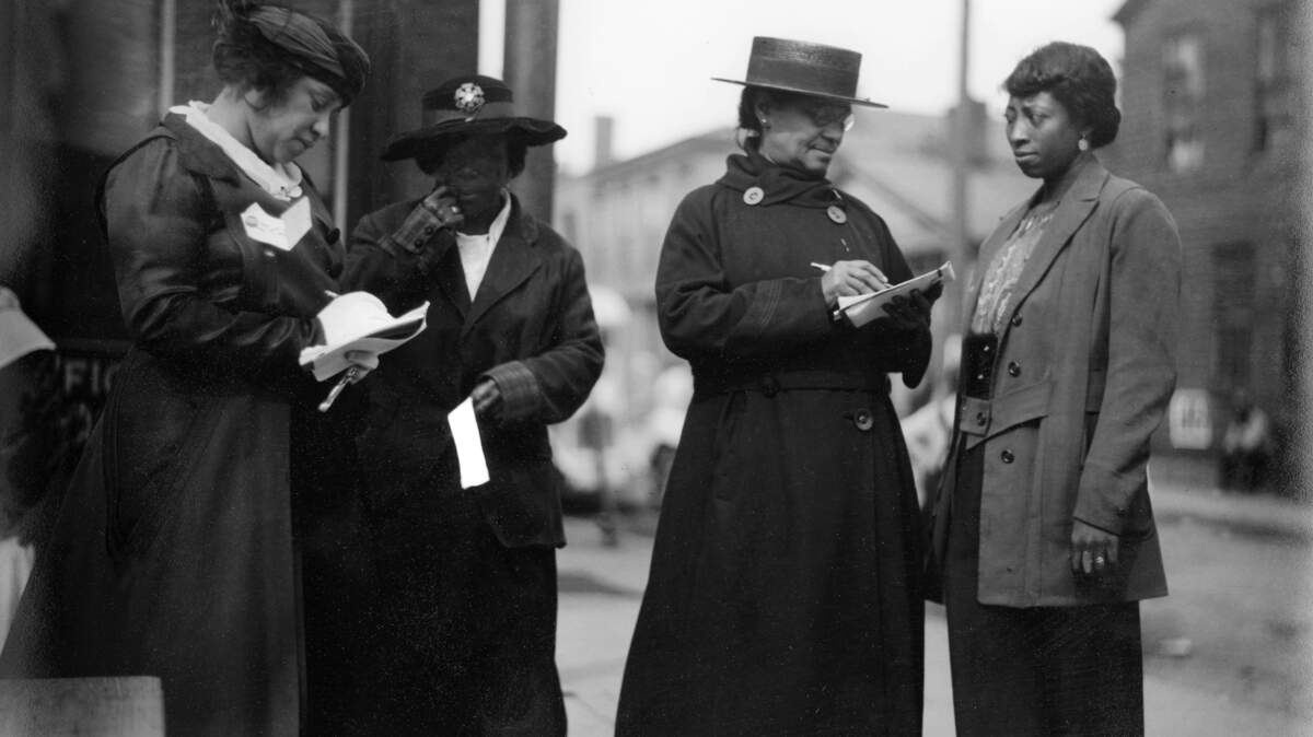 Members of the National Association of Colored Women prepare new voters in Louisville, 1920 (University of Louisville Archives)