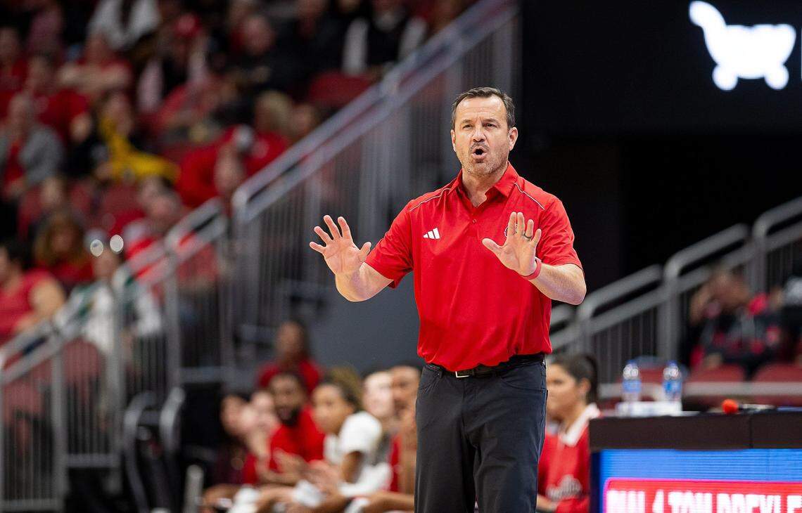 Jeff Walz has guided Louisville to four NCAA Final Fours in his 17 seasons as head coach of the Cardinals.