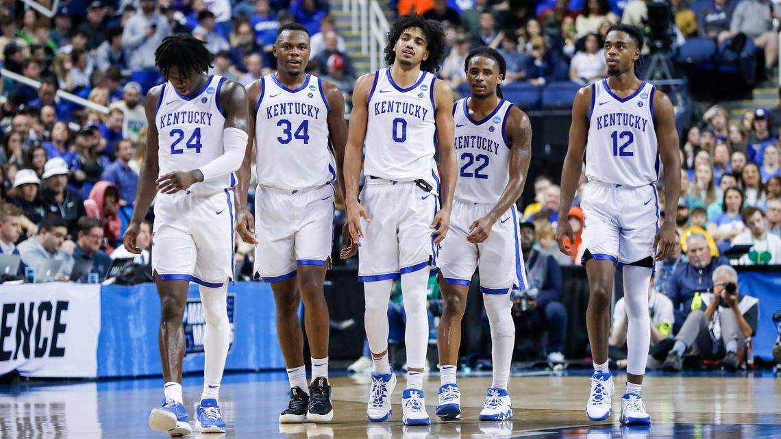 Kentucky players, from right, Antonio Reeves, Cason Wallace, Jacob Toppin, Oscar Tshiebwe and Chris Livingston were the Wildcats’ starting five by the end of the 2022-23 season.