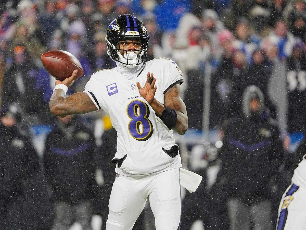 Baltimore Ravens quarterback Lamar Jackson was the 2016 Kentucky Sports Figure of the Year award winner after his Heisman Trophy-winning season at Louisville.