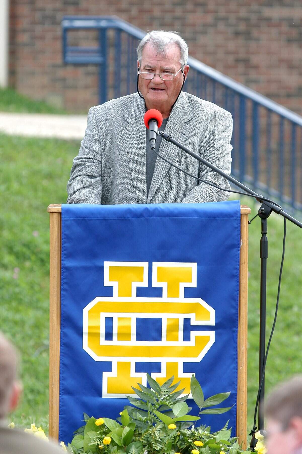 Al Prewitt spoke at the formal renaming of Henry Clay High School’s basketball gymnasium in his honor in 2003. The gym was renamed Al Prewitt Gymnasium.
