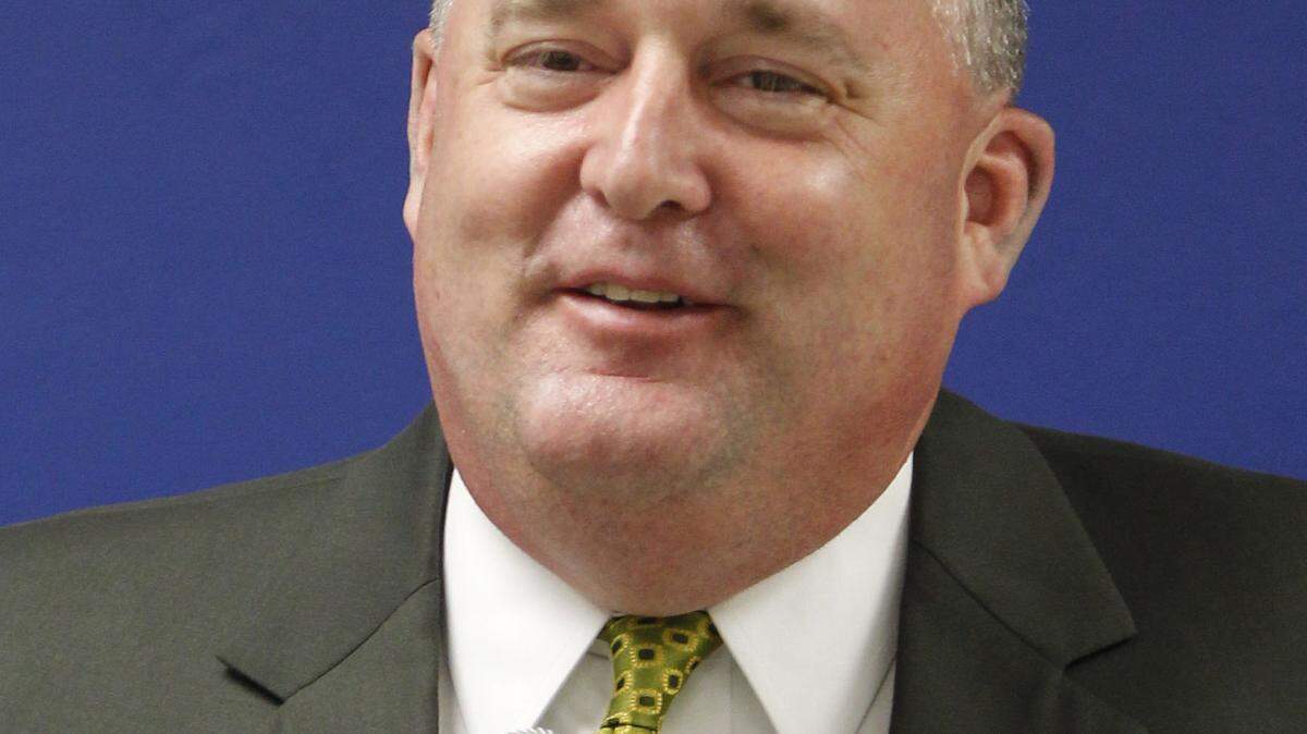 Tom Shelton of Daviess County Public Schools was named after a unanimous vote by the board.