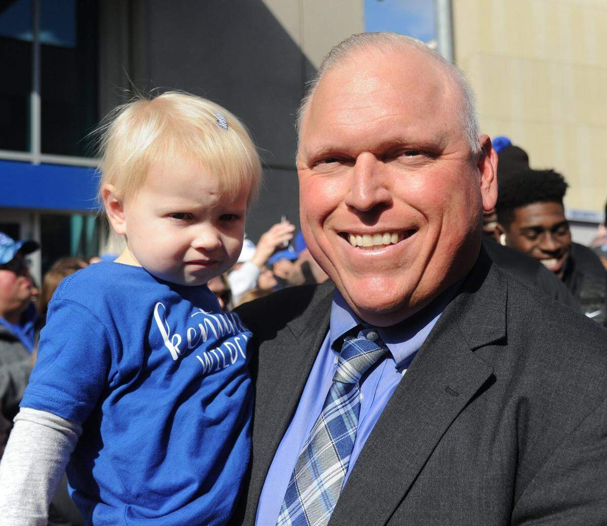 Fromer Kentucky offensive lineman and offensive line coach John Schlarman died during the 2020 season after a prolonged battle with cancer.