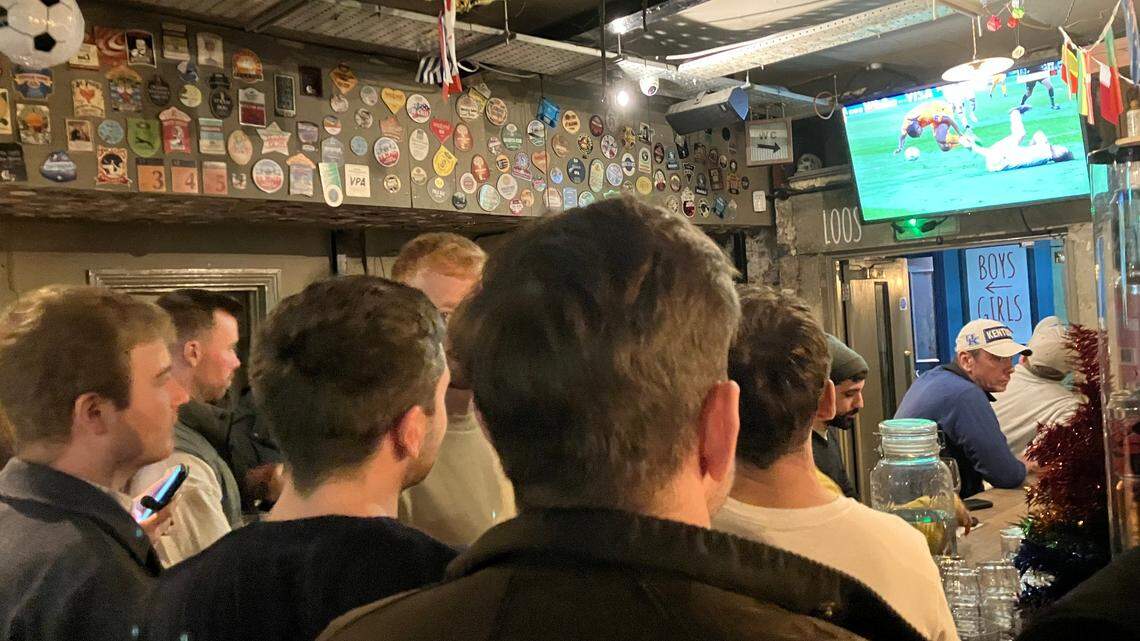 The British were chanting, ‘Go Big Blue!’ A day in a London pub with Kentucky fans.