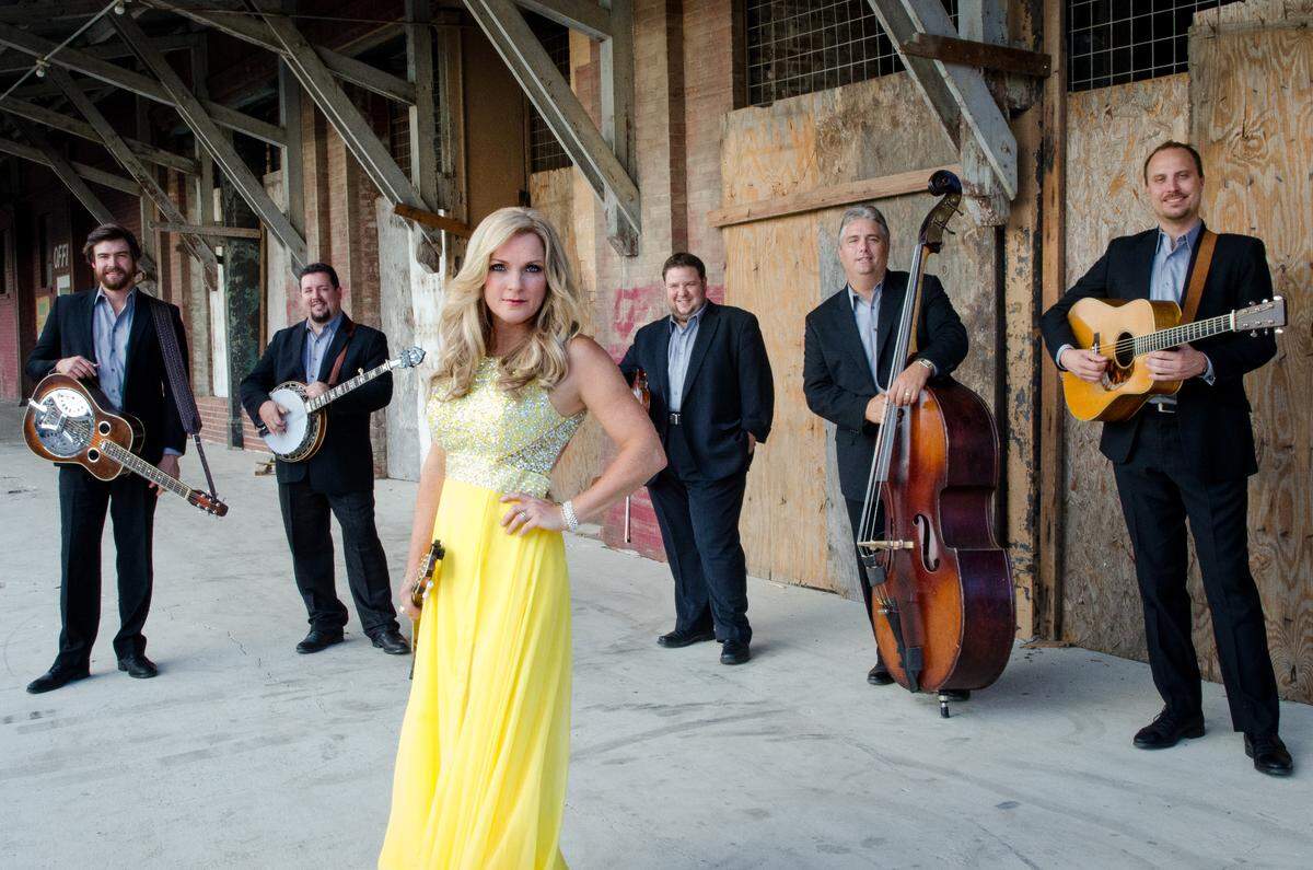Rhonda Vincent and The Rage will be on the show when WoodSongs Old-Time Radio Hour returns live on Aug. 16.