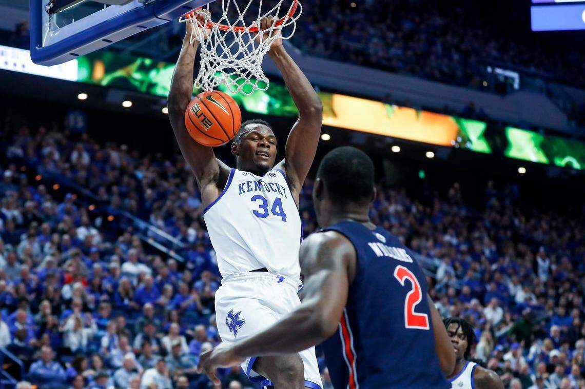 Oscar Tshiebwe (34) had 48 points-rebounds double-doubles during his two year Kentucky men’s basketball career (2021-2023).