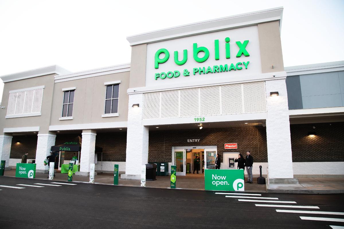 Publix grocery store chain celebrated the grand opening of their first Lexington location on 1952 Stockton Way on March 5, 202,5 in Lexington, Ky. Since then, another store has opened in Lexington and more are coming to surrounding Central Kentucky cities.