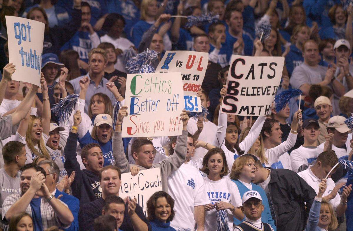 Kentucky fans were at a fevered pitch when ex-UK head man Rick Pitino first returned to Rupp Arena to coach against the Wildcats as Louisville head man on Dec. 29, 2001. Tubby Smith’s Cats blasted Pitino’s Cardinals 82-62.
