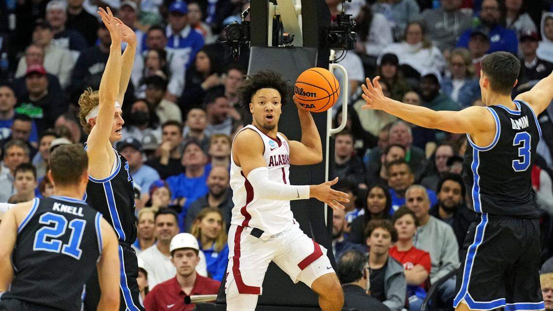 How did Auburn, Arkansas and other SEC schools do in Sweet 16 of NCAA Tournament?