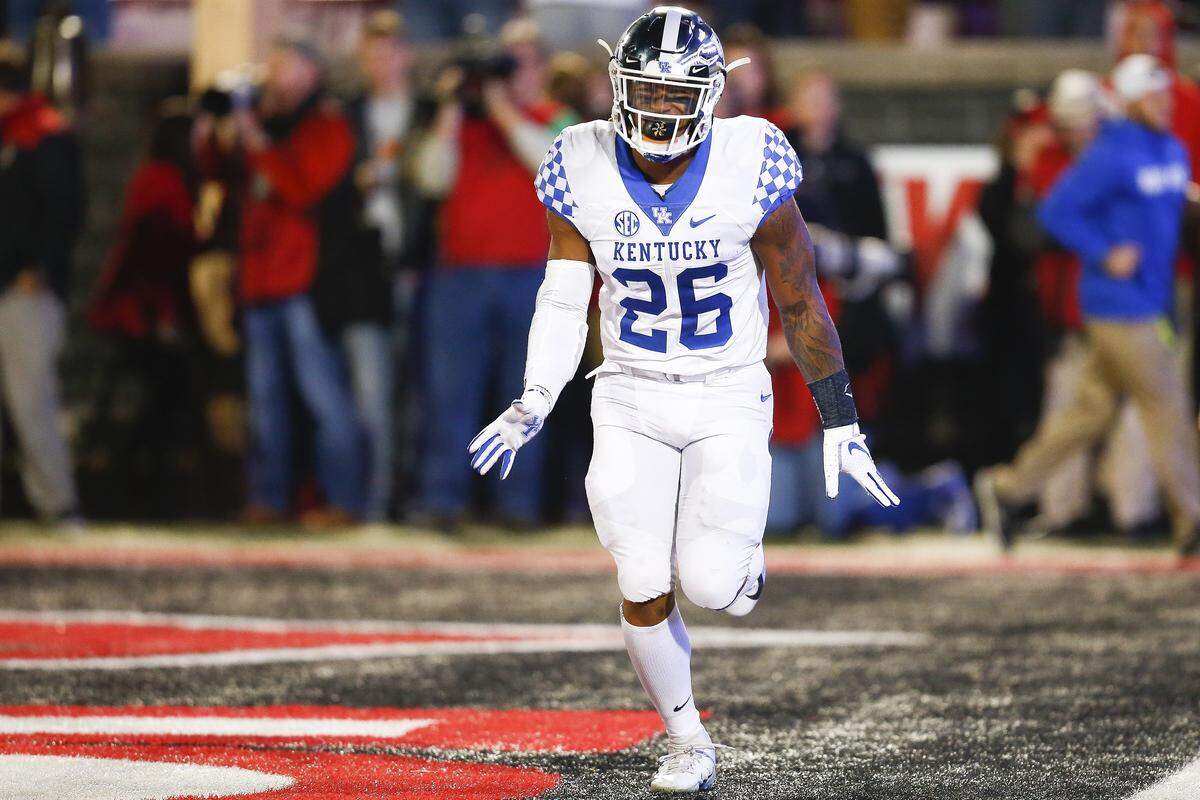 Recent media reports say the Big Ten is exploring the idea of a 28-team college football playoff. If such a system had been in place in 2018, Benny Snell (26) and a Kentucky team that went 9-3 in the regular season, 5-3 in the SEC, would have certainly made the field. 