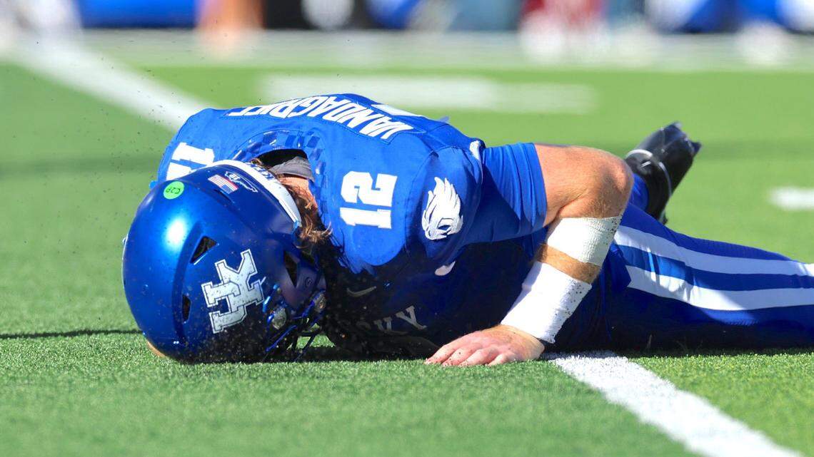 Kentucky football falls to South Carolina again after disastrous offensive showing