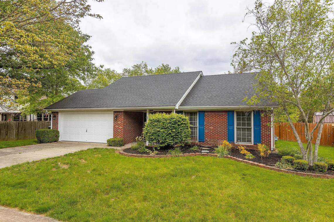 The property located at 1137 Four Wynds Trail in Lexington, KY. Photos published with permission of seller's agent. 