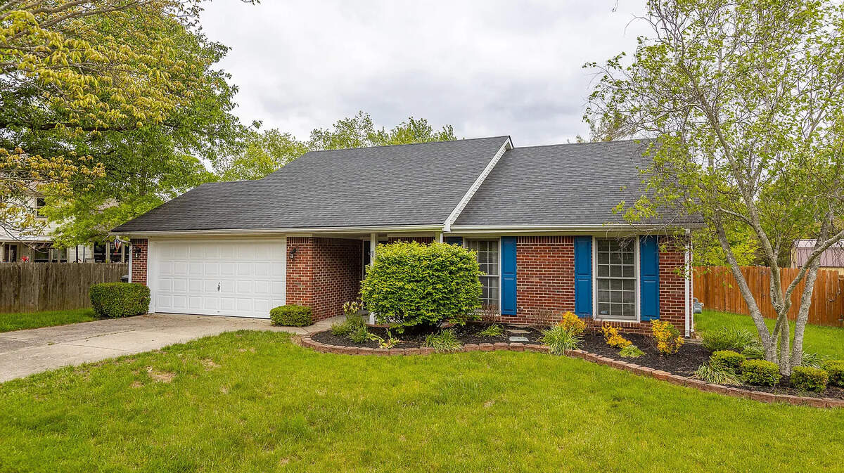 The property located at 1137 Four Wynds Trail in Lexington, KY. Photos published with permission of seller's agent. 