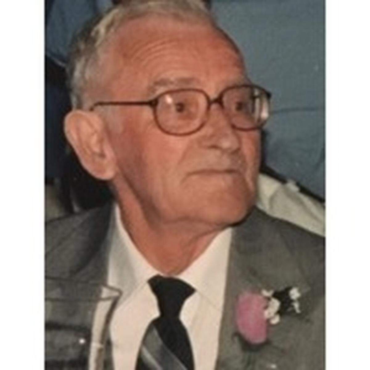 U.S. Air Force veteran John “Doug” Woods died in April, two days after his wife.