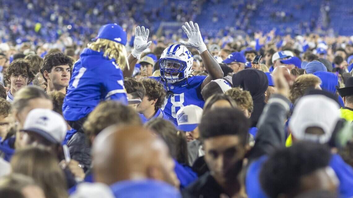 Kentucky football’s on-field celebration after LSU win caps unforgettable night