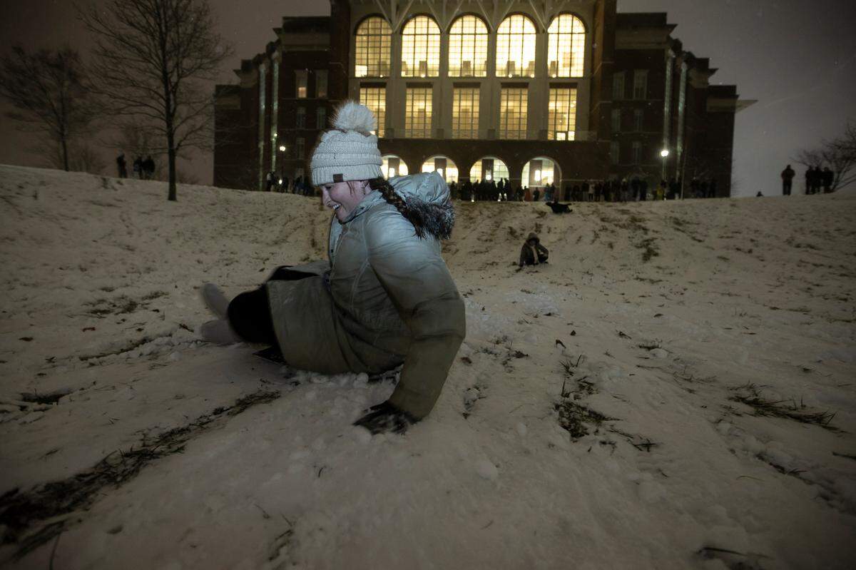 Snow falls in Lexington, Ky., on Wednesday, Jan. 27, 2021. 