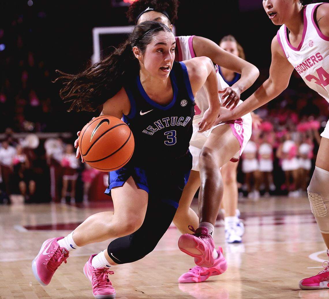 In addition to her career-high 43 points Sunday, Kentucky point guard Georgia Amoore delivered eight assists.
