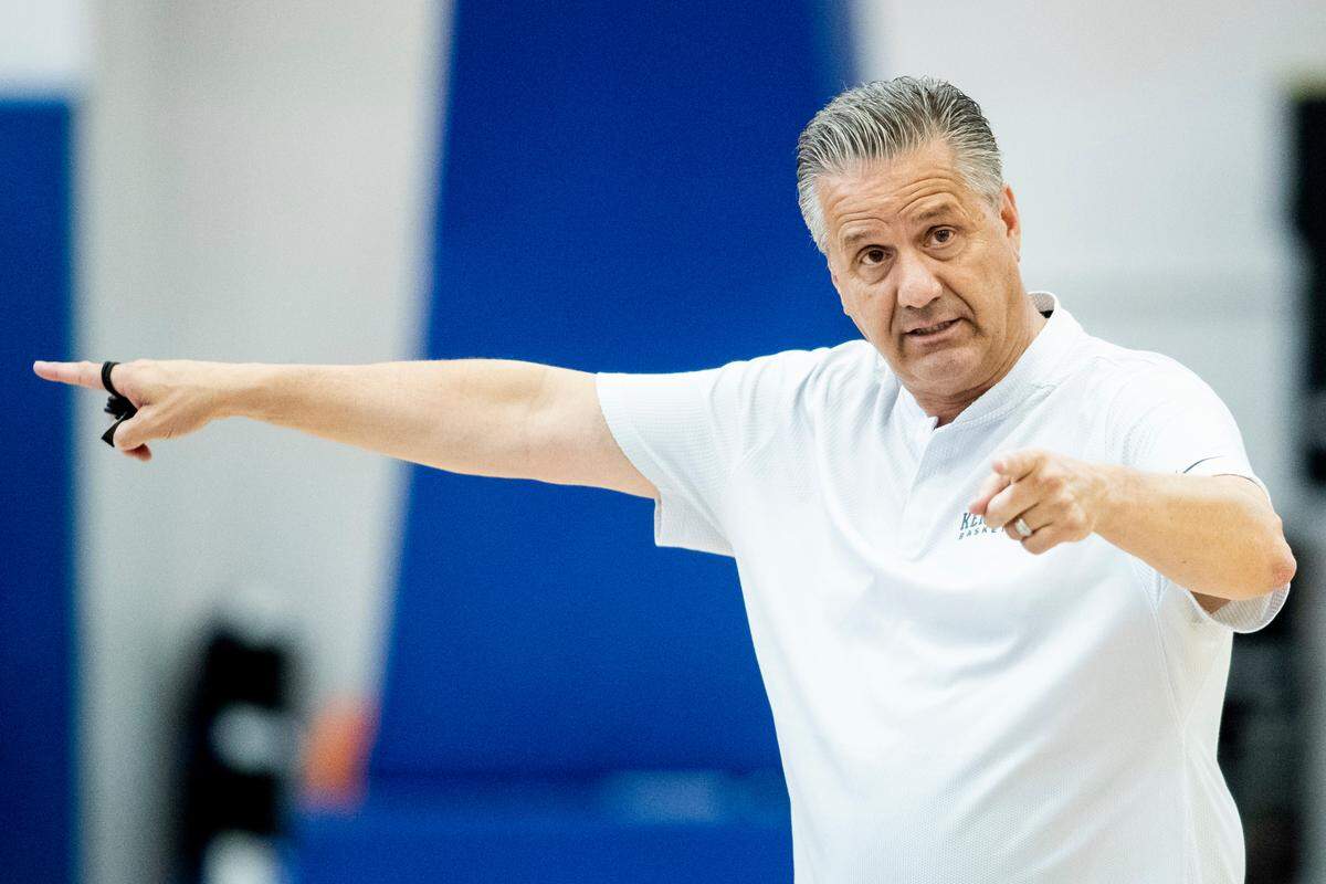 John Calipari and the Kentucky Wildcats will start the SEC season against Missouri on Dec. 28.