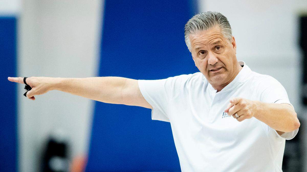 John Calipari and the Kentucky Wildcats will begin the 2022-23 college basketball season on Nov. 7 against Howard.