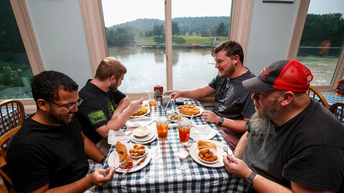 Central Kentucky dining on the water: Guide to restaurants with a waterfront view