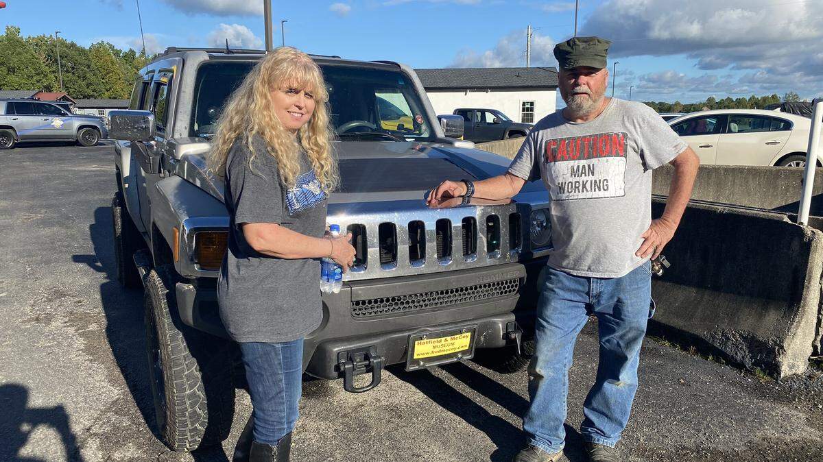 Couple behind Hatfield & McCoy museum finds body of man who shot at cars on I-75