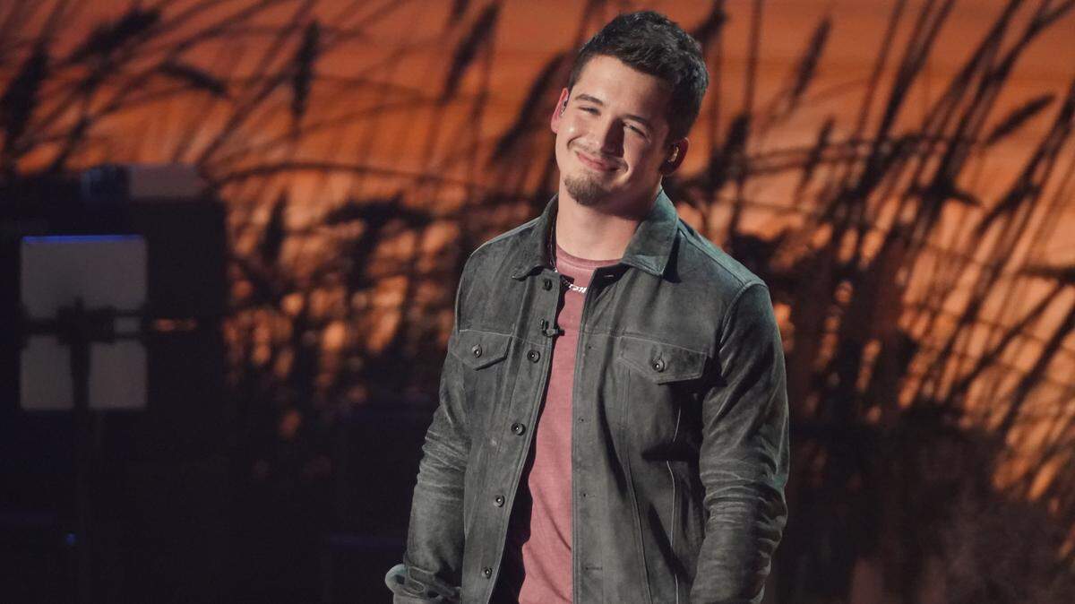 Noah Thompson began the season finale of “American Idol” on Sunday, May 22, by performing “I’m On Fire” by Bruce Springsteen.