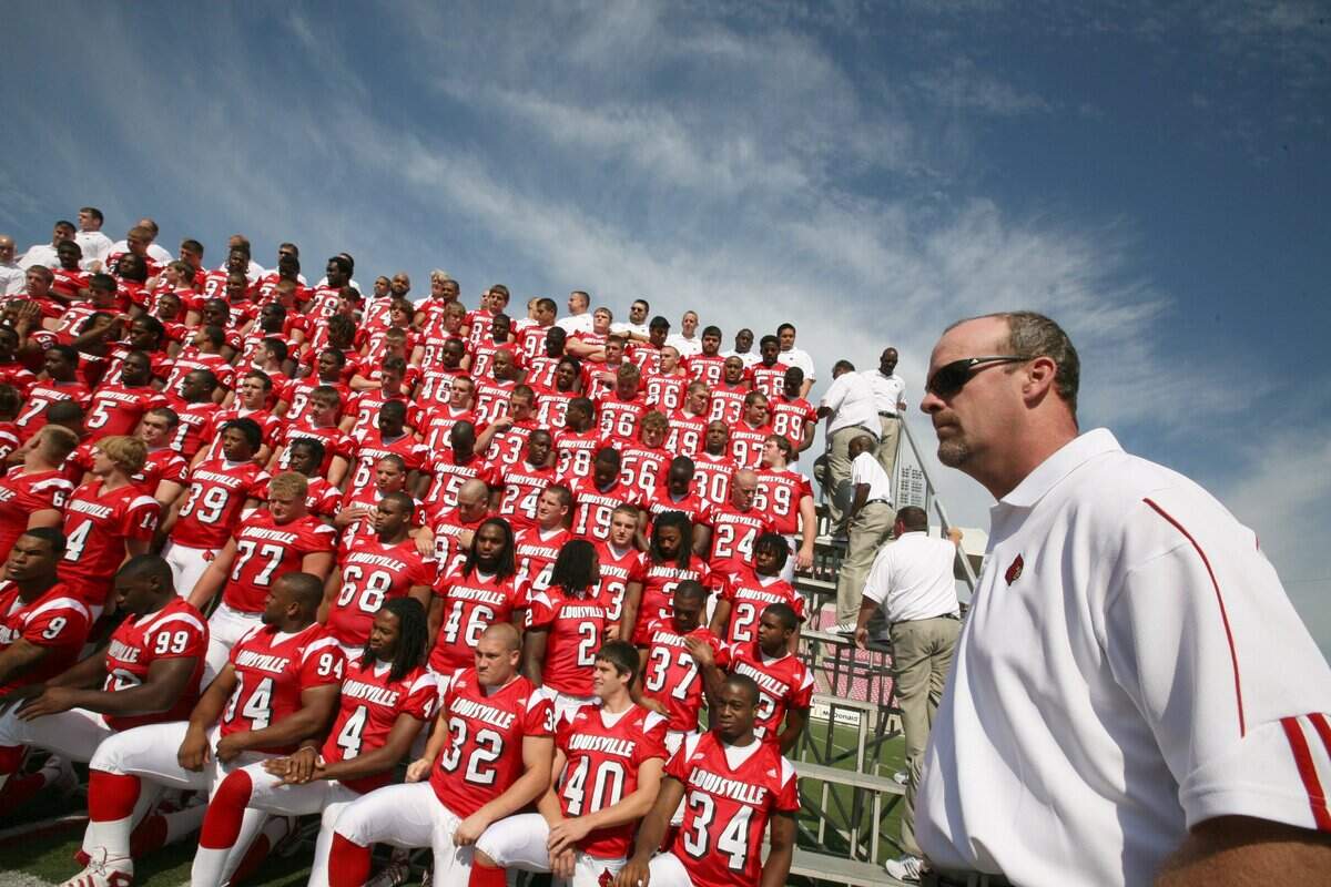 Steve Kragthorpe went 15-21 in three seasons as head coach at Louisville from 2007-09.