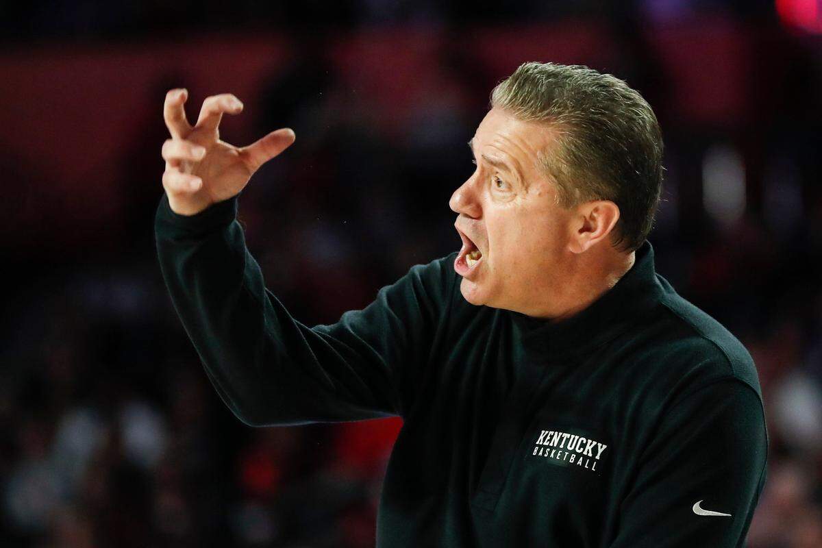 Coach John Calipari’s Kentucky Wildcats were 18-9 overall and 9-5 in the SEC entering Wednesday night’s conference game at Florida.