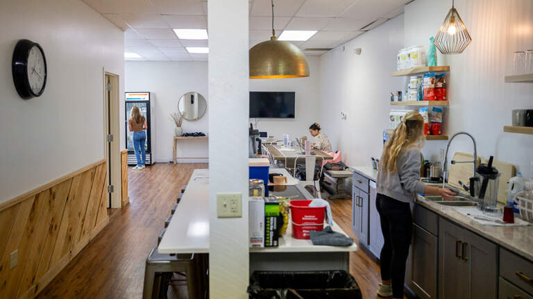 Kitchen Shift celebrates a year of serving healthy meals, smoothies in Lexington