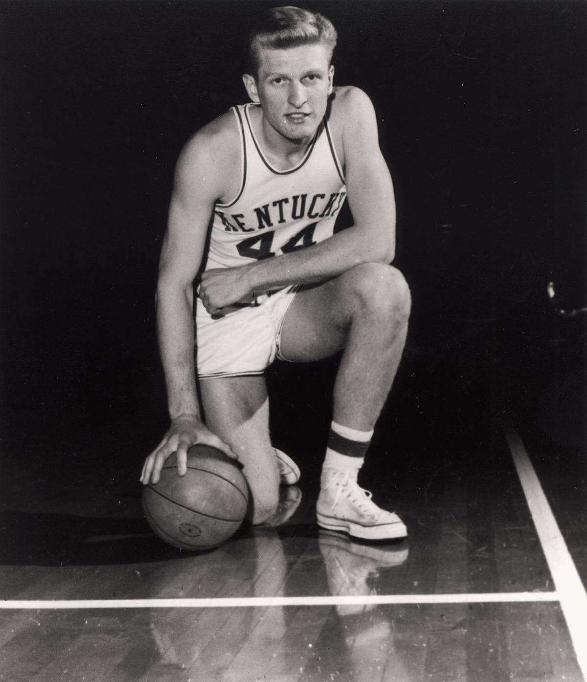 Cotton Nash had a double-double, 16 points and 16 rebounds, when Kentucky beat Yale 79-58 in the 1961-62 season.