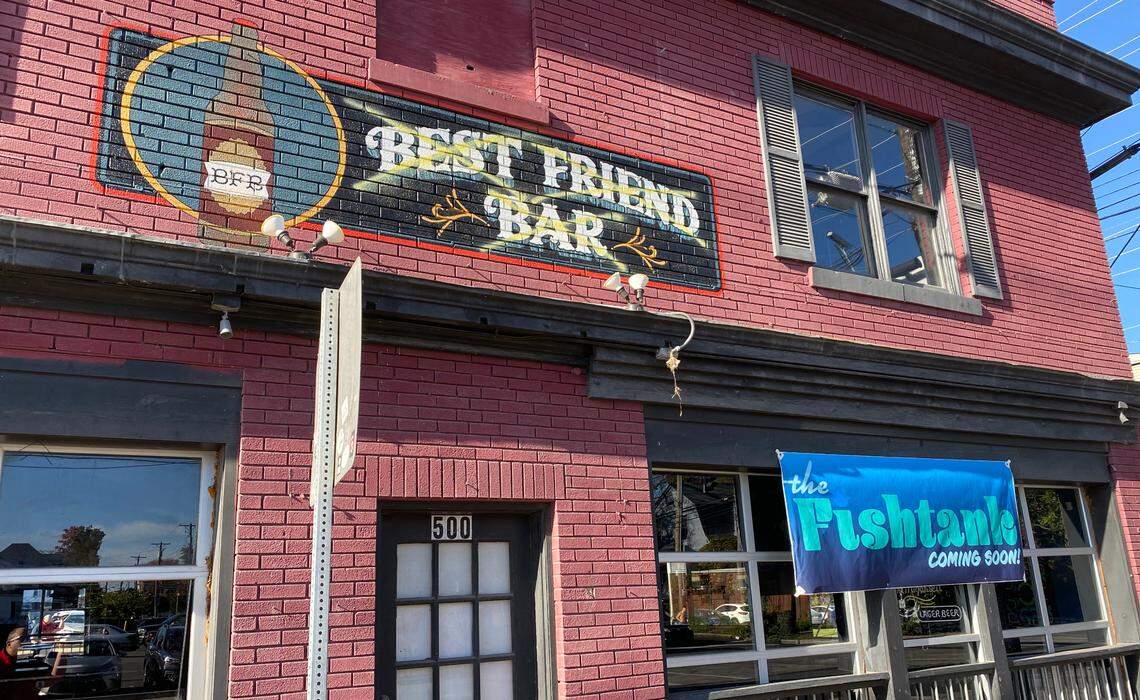 The Fishtank is returning to the corner of Euclid and Woodland Avenue in the former Best Friend Bar, which closed at the end of August.