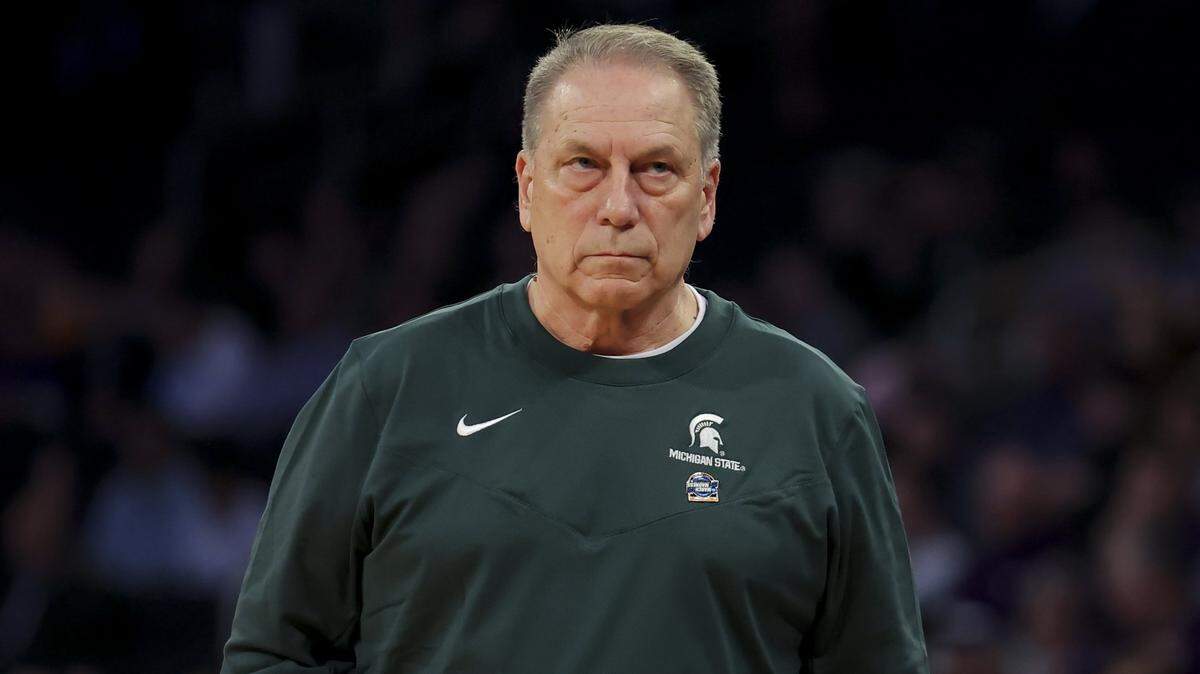 Michigan Coach Tom Izzo reacted during the Spartans’ 98-93 overtime loss to Kansas State in the NCAA Tournament round of 16. MSU’s NCAA title in 2000 is the most recent won by a Big Ten Conference member.