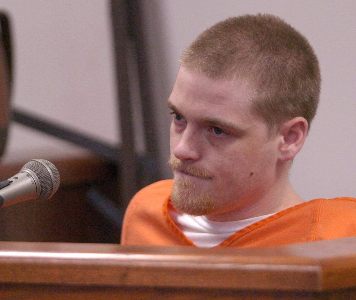 Timothy W. Crabtree, testifies in Scott Co. Circuit Court in Georgetown, Kentucky, May 24th, 2005, in the trial of Stephanie Olson, on trial for conspiring to kill her mother, Diane Snellen in June 2002. Crabtree entered an Alford plea to a charge of conspiracy to murder testified for the prosecution. Frank Anderson/Staff
