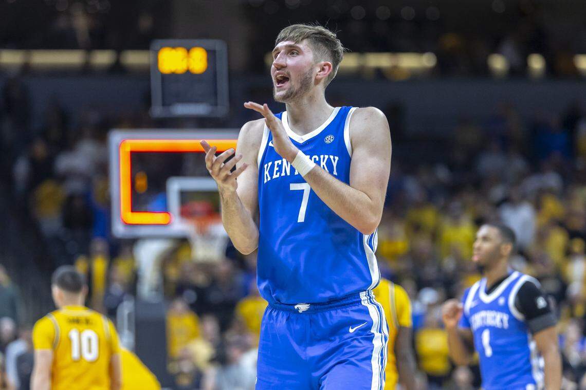 Kentucky forward Andrew Carr scored 16 points, grabbed 12 rebounds and had three assists and two blocked shots in Saturday’s win at Missouri.