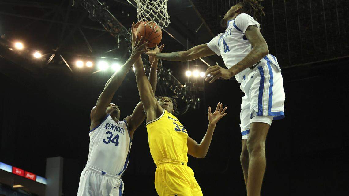 Live updates: Kentucky Wildcats vs. Michigan Wolverines college basketball