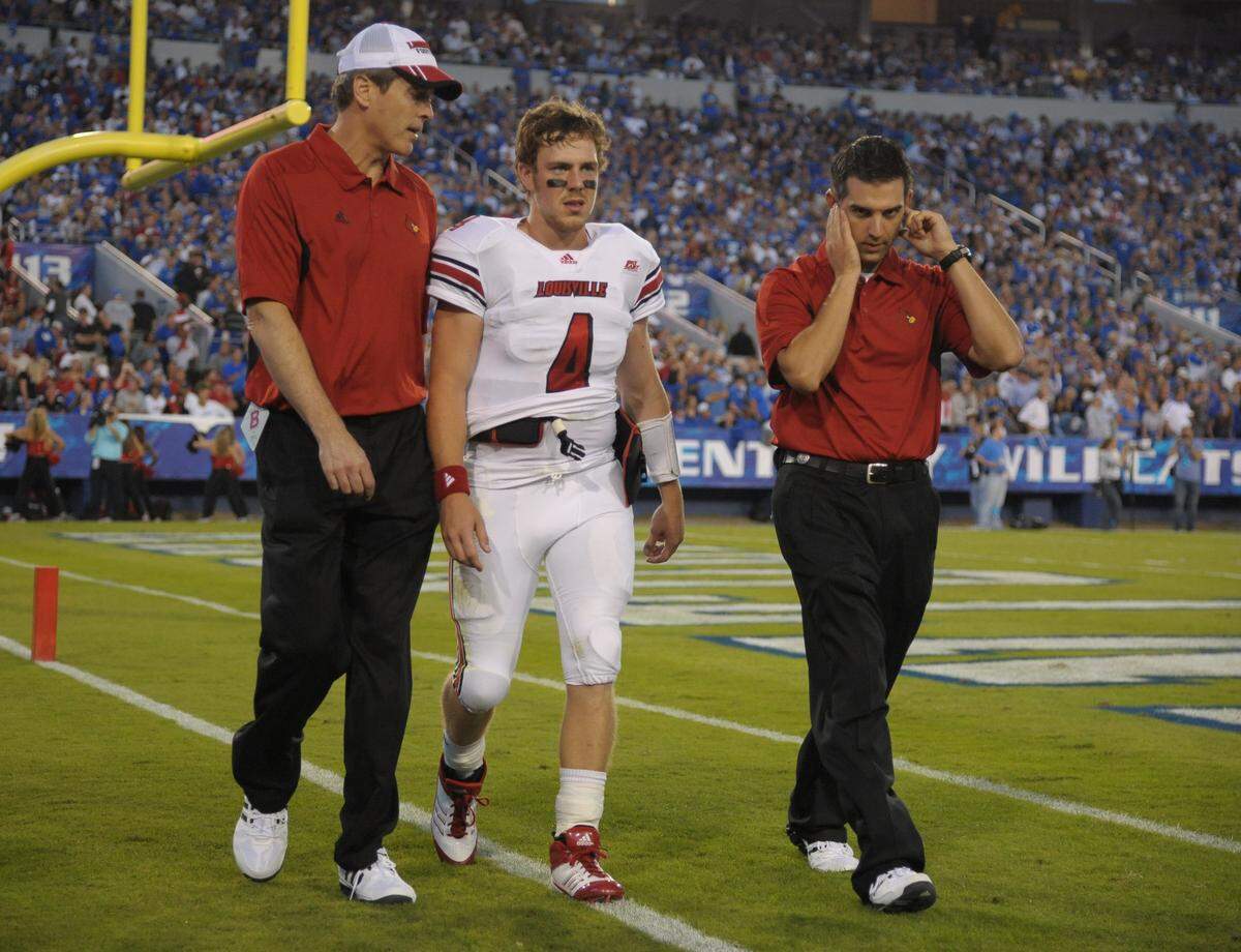 As Louisville’s starting quarterback against Kentucky in 2011, Will Stein was knocked from the game due to injury. Now the Oregon offensive coordinator, the 36-year-old Stein should be a leading contender to become the next UK head football coach.