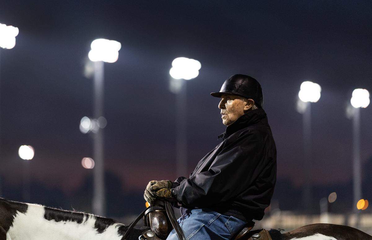 Trainer D. Wayne Lukas watches his horses train in the morning at Churchill Downs. Photo by Pat McDonogh. April 22, 2025