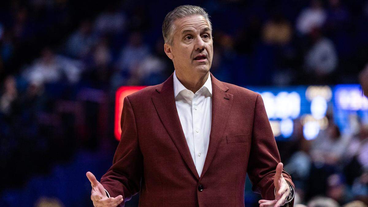 Vote: How should UK fans react when Arkansas’ John Calipari is introduced in Rupp Arena?