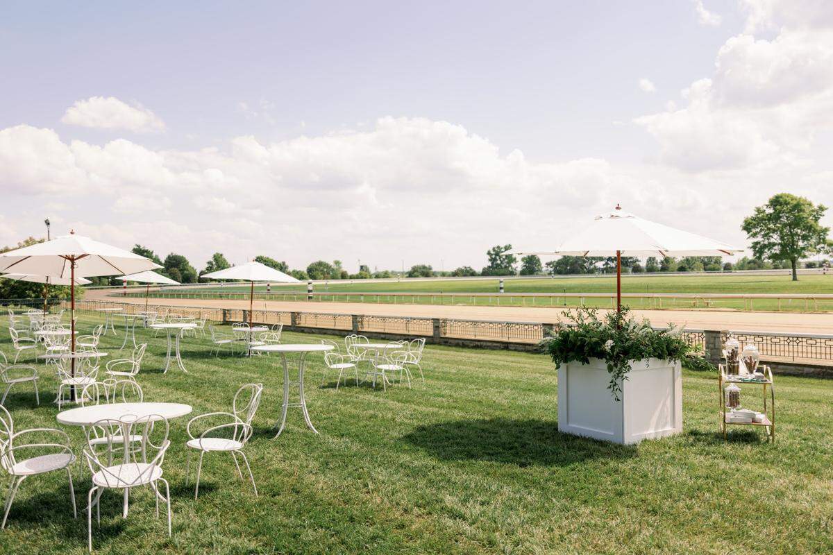 Guest can enjoy the outdoor space on the Club Lawn as part of the Keeneland Clubhouse wedding venue space.