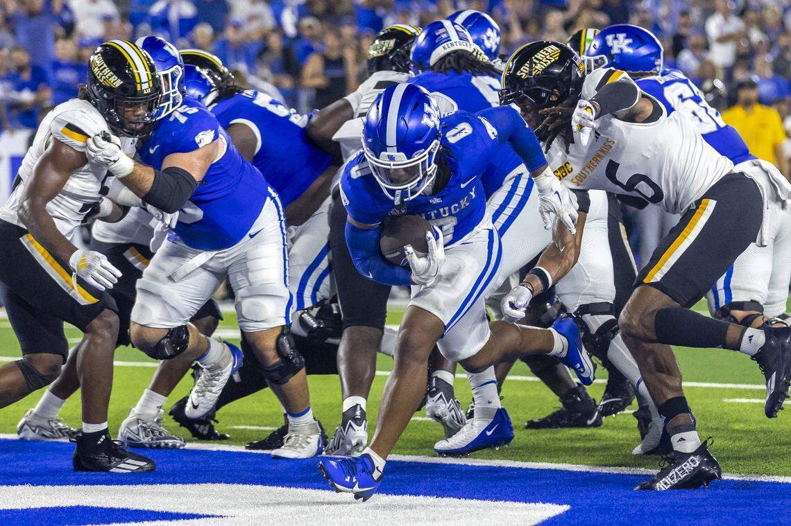 Kentucky running back Demie Sumo-Karngbaye (0) scored a touchdown during the second quarter of UK’s weather-shortened 31-0 win over Southern Mississippi in the 2024 season opener last week at Kroger Field. On nine carries, Sumo-Karngbaye averaged 7.4 yards vs. USM.