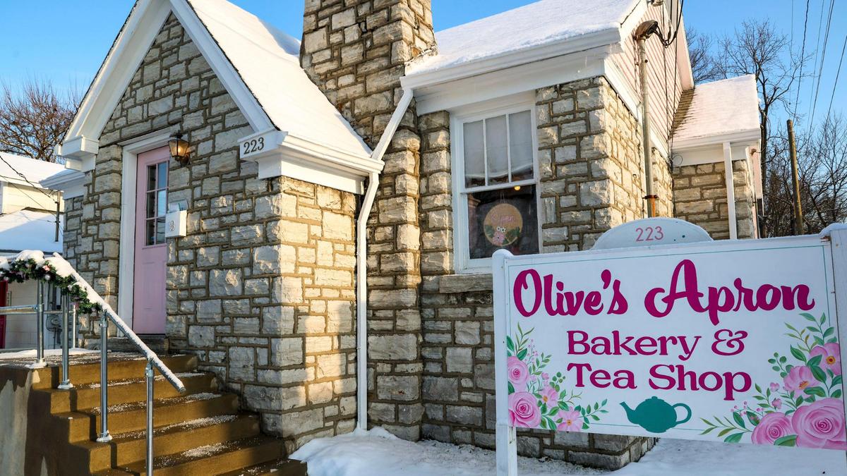 Olive’s Apron Bakery & Tea Shop is located on Rosemont Garden, across the street from restaurants Pie Tana and Rosemont Station. Olive’s Apron has a variety of treats besides chocolate chip cookies and offers tea parties.