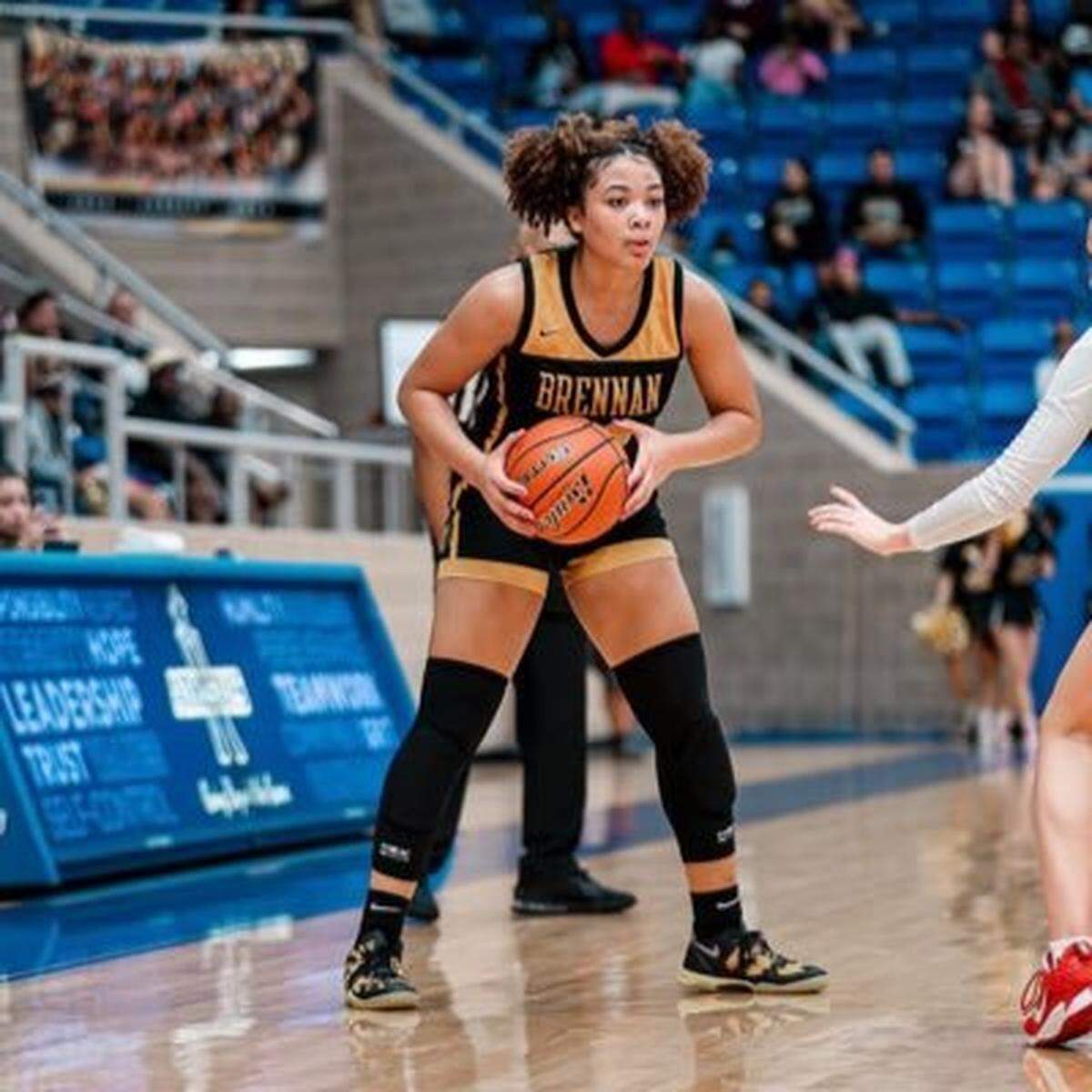 Bella Flemings, the No. 11 prospect in the class of 2026, served as a coach at former University of Kentucky star De’Aaron Fox’s basketball camp this summer. Flemings’ scholarship offers include one from UK head coach Kenny Brooks.