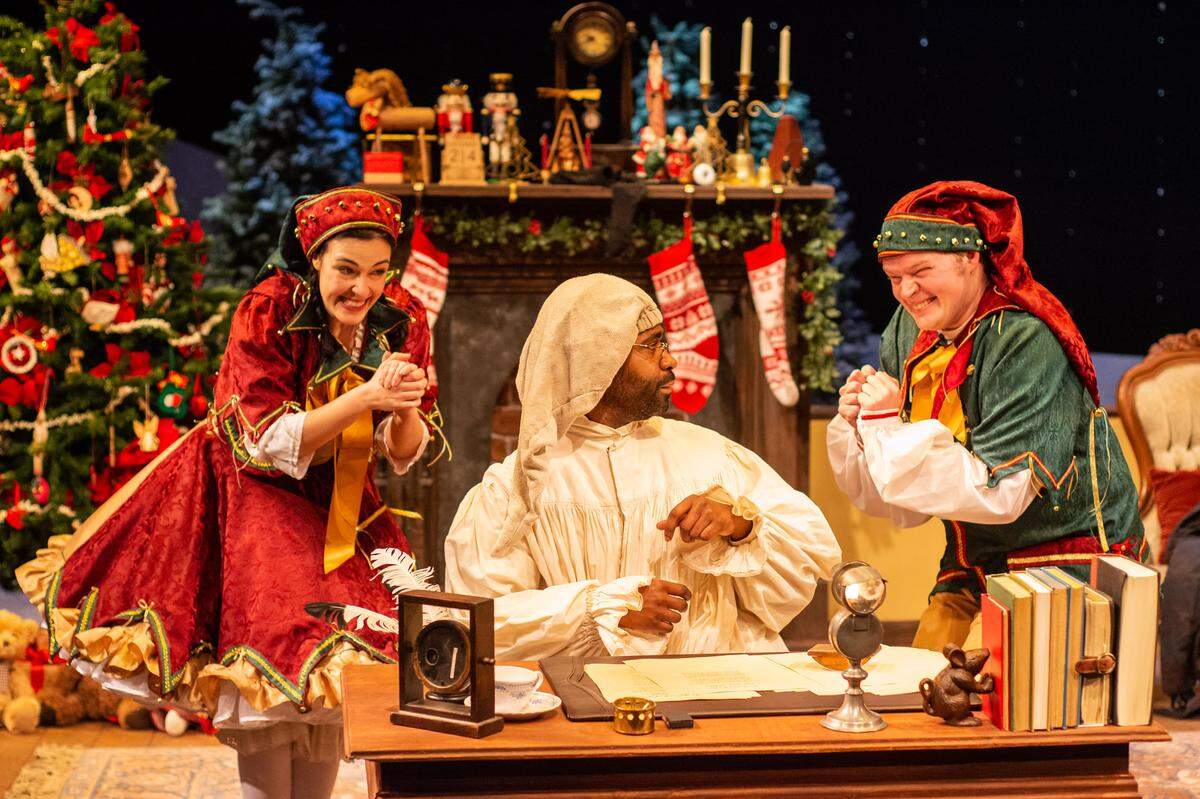 The Lexington Children’s Theatre will stream an adaption of the classic Christmas story, “‘Twas The Night Before Christmas.”