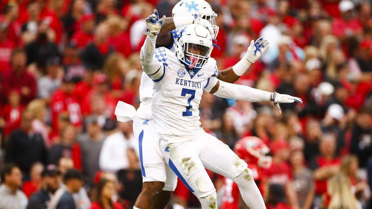 Kentucky safety Mike Edwards (7) will try to help the No. 13 Wildcats run their record to 6-0 when UK plays at Texas A&M Saturday night.
