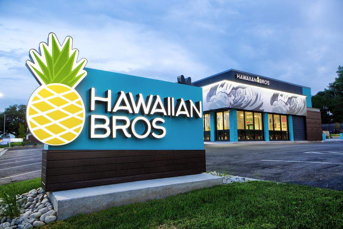 Hawaiian Bros Island Grill restaurants are easily recognizable for their ocean-blue paint jobs and signs accented with a pineapple. The rapidly expanding is planning on building five new restaurant locations in Kentucky, with at least two in Lexington. 