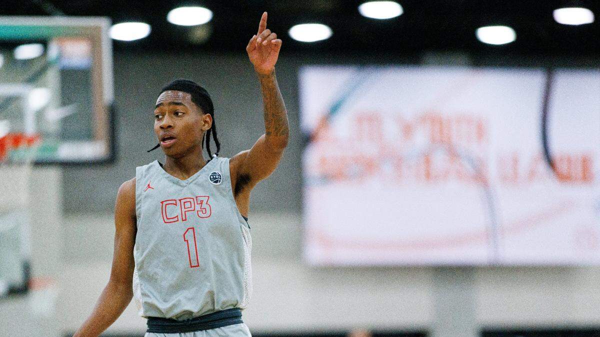 Robert Dillingham is one of the top guards in the recruiting class of 2023, and he has committed to Kentucky for next season.